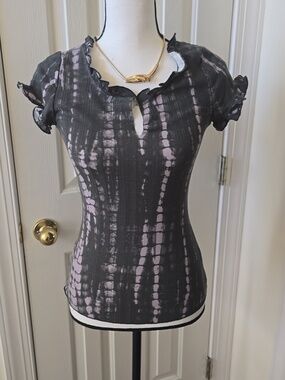 TRUE CRAFT WOMEN'S JUNIOR SHORT SLEEVE BLACK TIE DYE SUMMER TOP SIZE XS